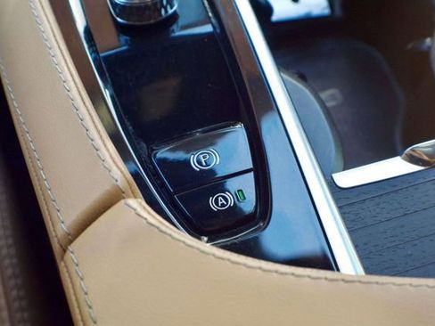 Used 2024 Volvo XC90 B6 Ultimate AWD/4WD image 33