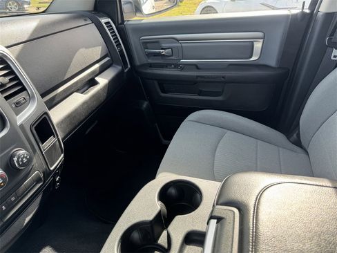 Used 2022 RAM 1500 Classic SLT image 14