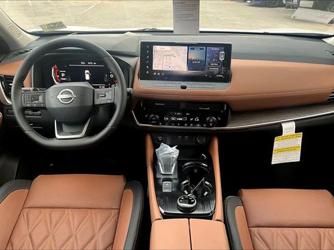 New 2026 Nissan Rogue Platinum image 5