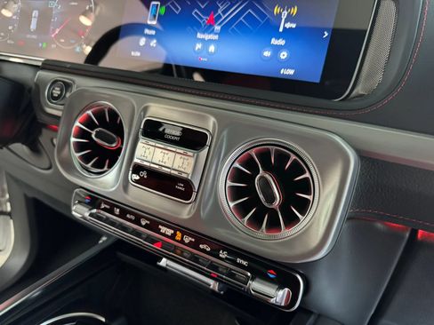 Used 2025 Mercedes-Benz G 550 image 36