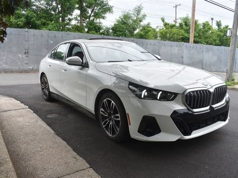 Used 2026 BMW 530i RWD image 4