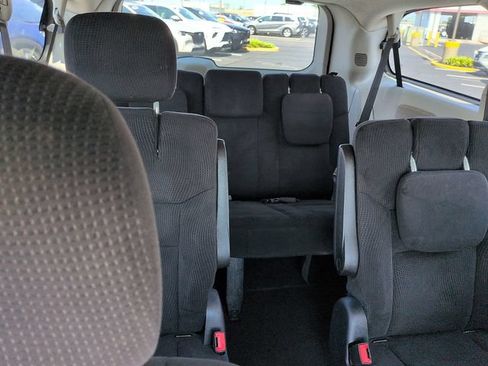 Used 2014 Dodge Grand Caravan SE w/ Quick Order Package 29E SE FWD image 11