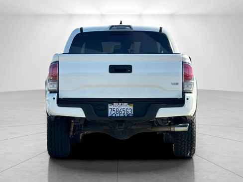 Used 2022 Toyota Tacoma TRD Off-Road image 4