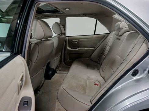 Used 2002 Lexus IS 300 image 26