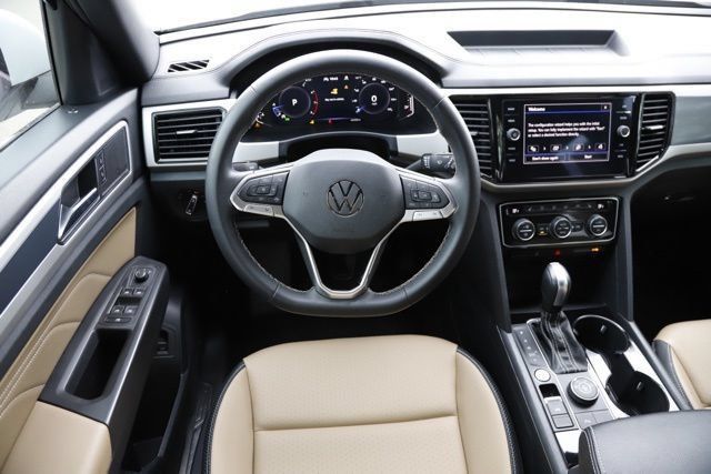 Used 2023 Volkswagen Atlas Cross Sport SE w/ Black Wheel Package AWD/4WD image 17