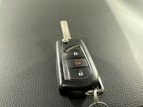 Used 2022 Toyota RAV4 LE image 27