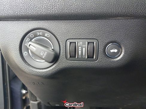 Used 2016 Chrysler 300 Limited w/ Driver Convenience Group image 30