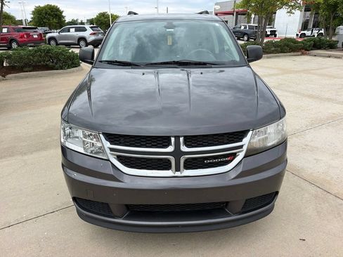 Used 2018 Dodge Journey SE FWD image 2