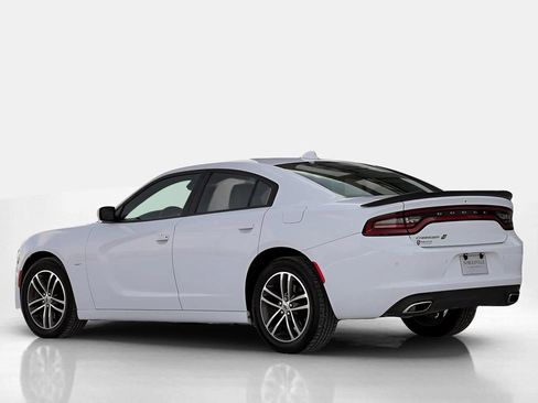 Used 2018 Dodge Charger GT image 2