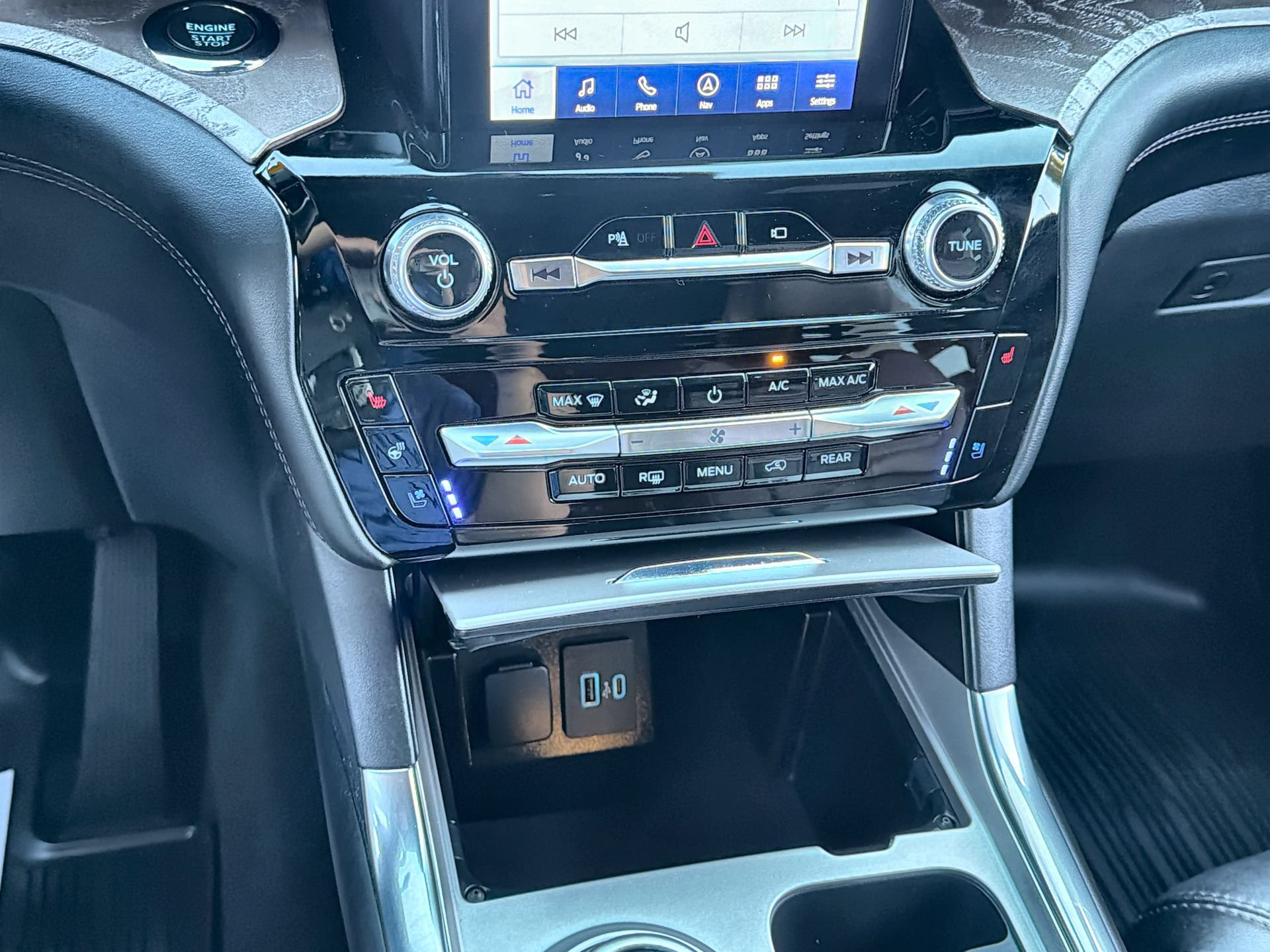 Certified 2023 Ford Explorer Platinum w/ Technology Package RWD image 19