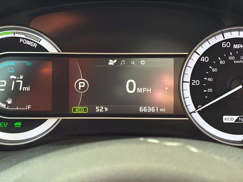 Used 2017 Kia Niro LX FWD image 24