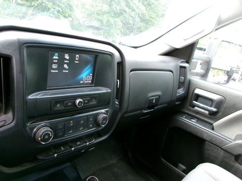Used 2018 Chevrolet Silverado 3500 W/T w/ WT Fleet Convenience Package AWD/4WD image 17