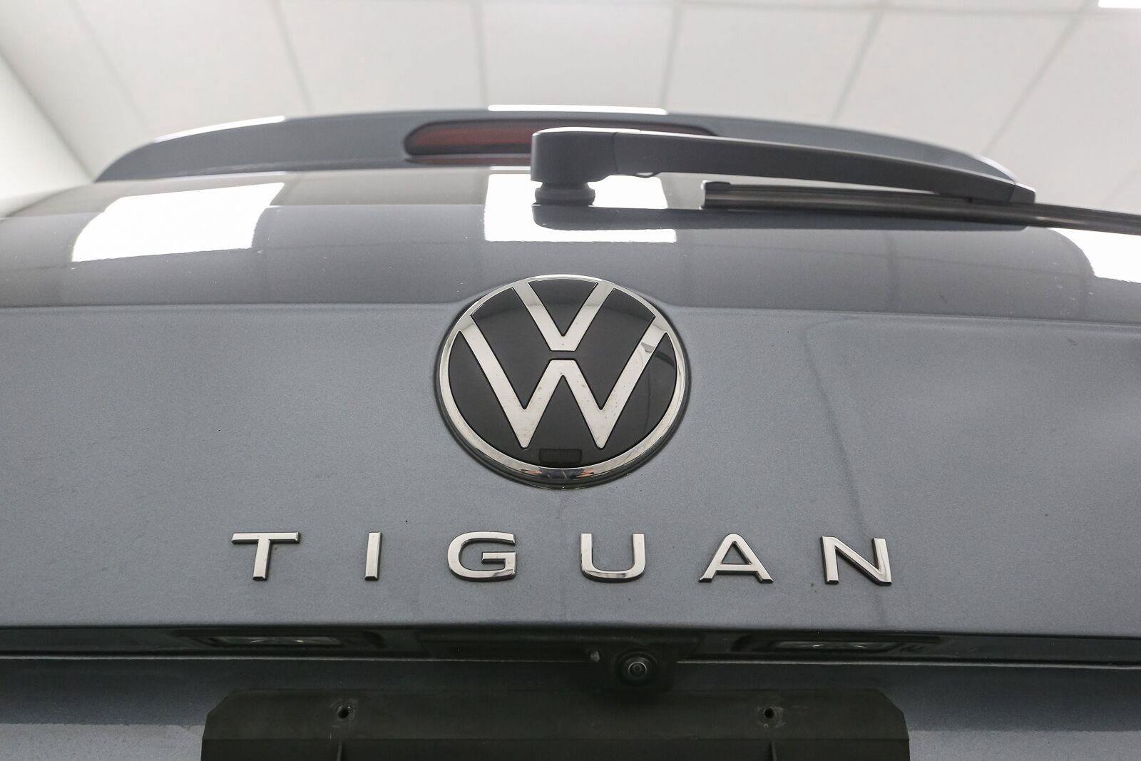Used 2023 Volkswagen Tiguan SEL R-Line AWD/4WD image 13