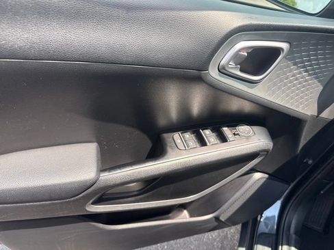 Used 2024 Kia Soul LX w/ Option Group 015 FWD image 25