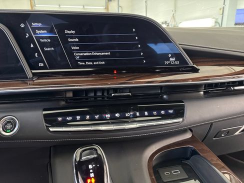 Used 2022 Cadillac Escalade Sport Platinum w/ LPO, ONYX Package AWD/4WD image 24