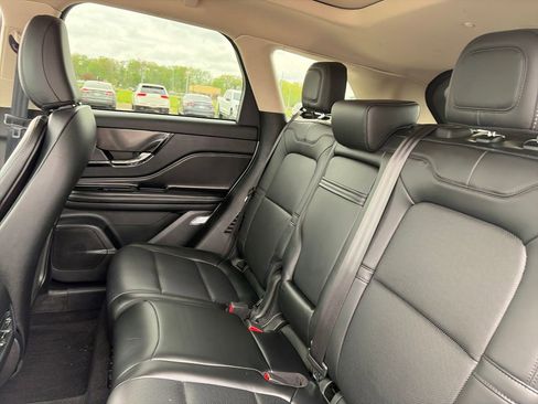 Used 2023 Lincoln Corsair FWD w/ Equipment Group 101A image 33