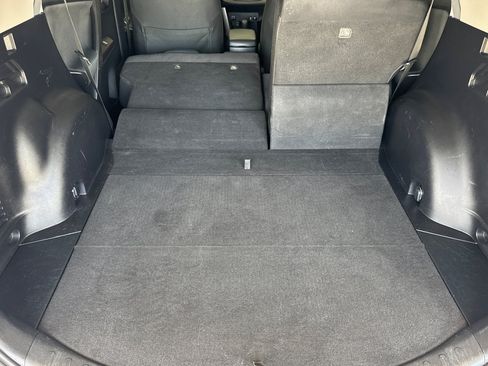 Used 2018 Toyota RAV4 LE FWD image 14