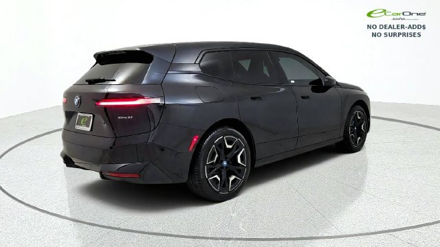 Used 2024 BMW iX xDrive50 w/ Sport Package AWD/4WD image 8
