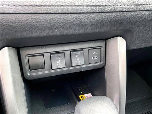 Used 2023 Toyota Corolla Cross XLE FWD image 25