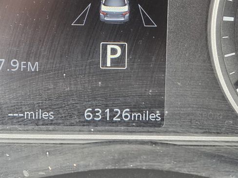 Used 2024 Nissan Versa SV image 18