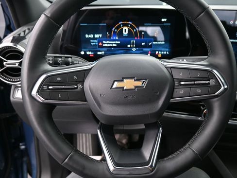 Used 2025 Chevrolet Equinox LT AWD/4WD image 36