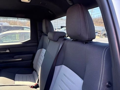 Used 2025 Toyota Tacoma TRD Sport image 11