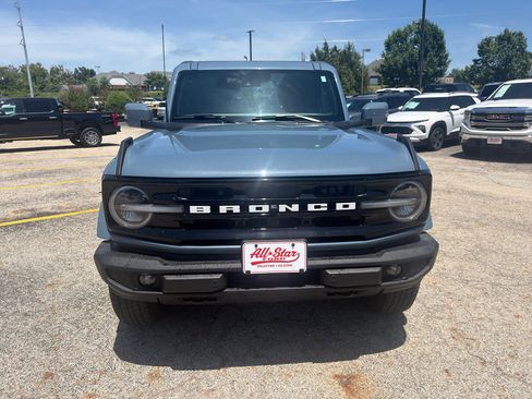 Used 2024 Ford Bronco Outer Banks AWD/4WD image 2