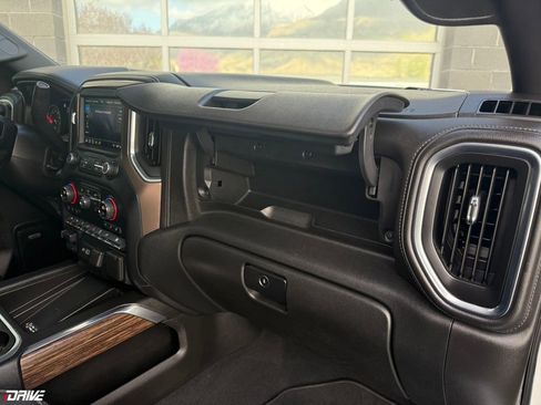 Used 2019 Chevrolet Silverado 1500 High Country w/ Technology Package AWD/4WD image 24