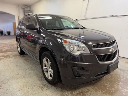Used 2015 Chevrolet Equinox LT image 2