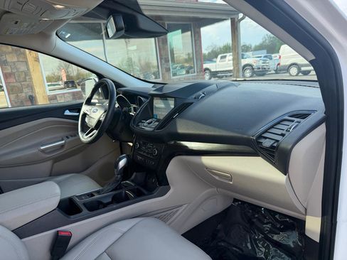 Used 2019 Ford Escape Titanium image 21