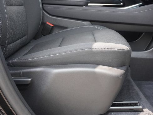 Used 2025 Chevrolet Traverse LT AWD/4WD image 30