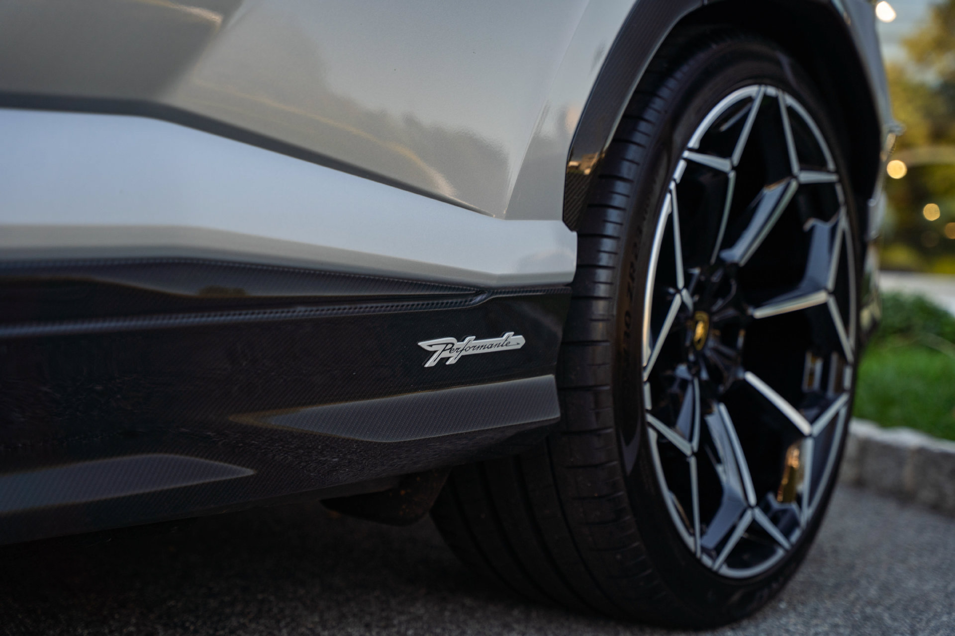 Used 2024 Lamborghini Urus Performante AWD/4WD image 10
