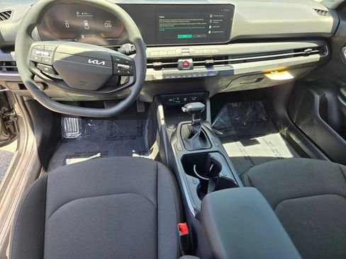 New 2026 Kia K4 FWD image 19