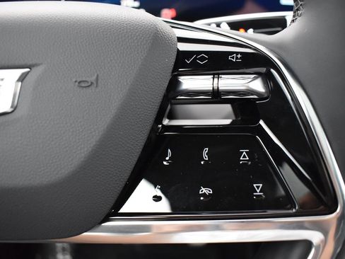 New 2026 Cadillac Vistiq Sport w/ LPO, Floor Liner Package image 17