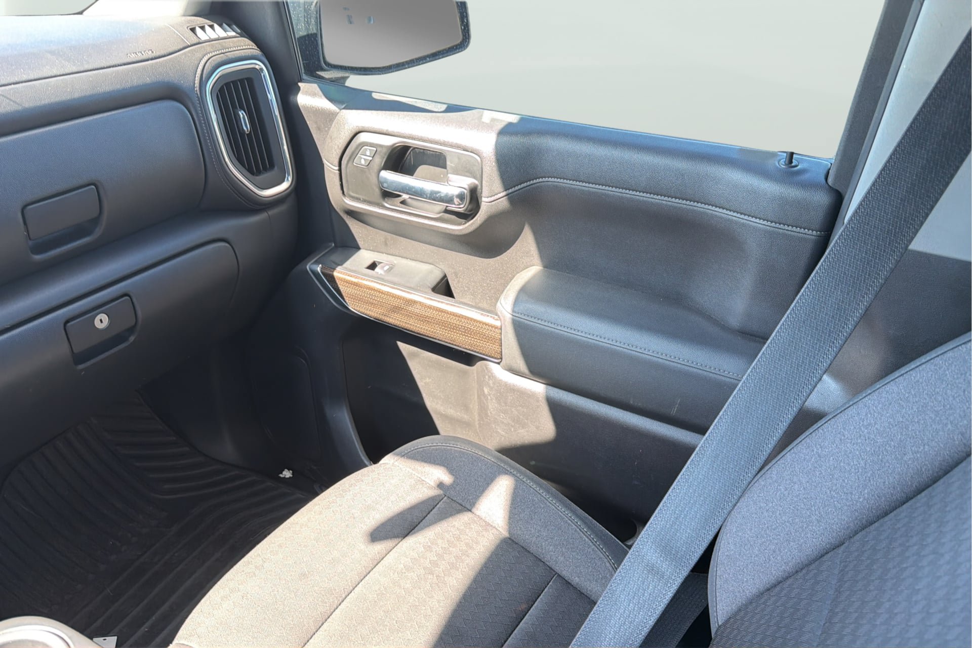 Used 2020 Chevrolet Silverado 1500 RST w/ All-Star Edition AWD/4WD image 17