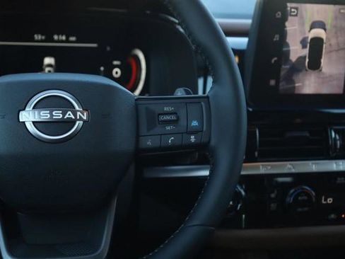 New 2026 Nissan Pathfinder Platinum AWD/4WD image 9