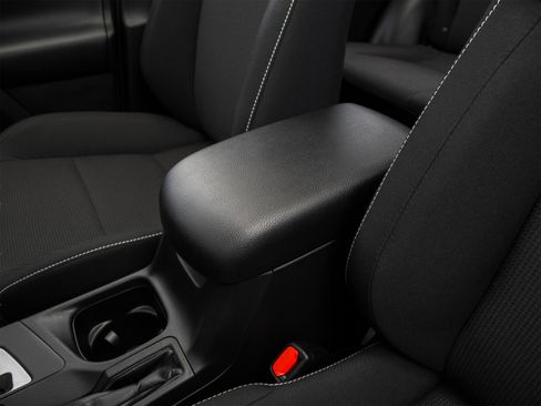 Used 2018 Toyota RAV4 XLE FWD image 35