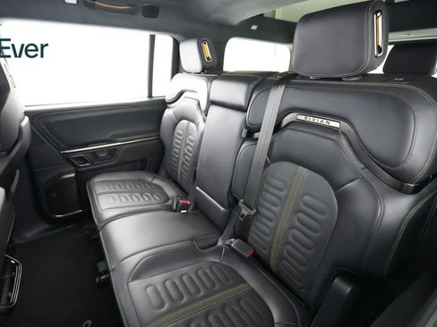 Used 2024 Rivian R1S Adventure AWD/4WD image 24