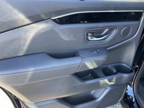 New 2025 Honda Pilot EX-L image 10