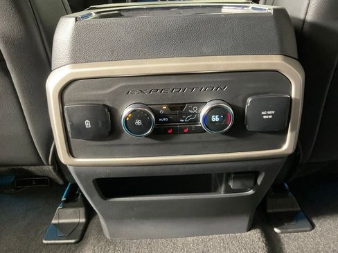 Used 2024 Ford Expedition Limited RWD image 18