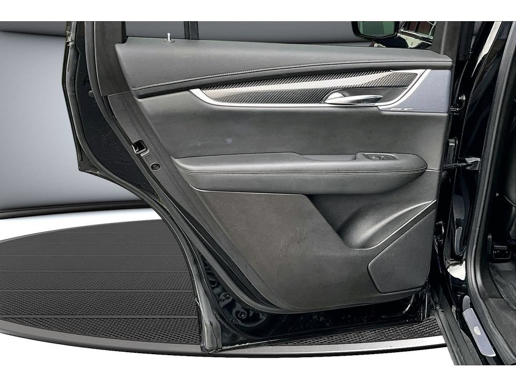 Used 2024 Cadillac XT6 Sport w/ LPO, Floor Liner Package AWD/4WD image 31