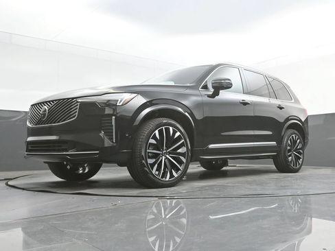 Certified 2026 Volvo XC90 B6 Ultra AWD/4WD image 28