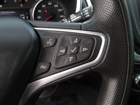 Used 2023 Chevrolet Equinox LT image 24