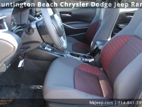 Used 2025 Toyota Corolla SE image 28