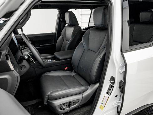 Used 2025 Lexus GX 550 w/ Accessory Package (2T) image 38