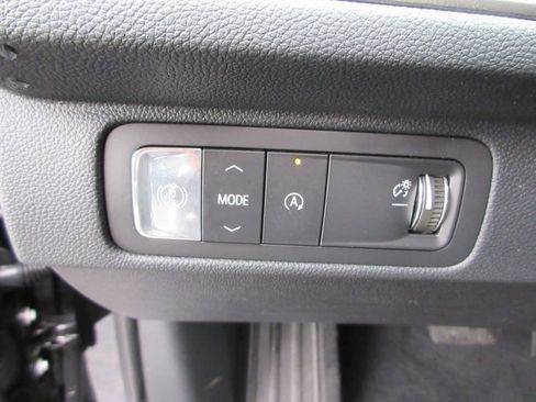 New 2026 Chevrolet Traverse LT w/ Driver Confidence Package FWD image 21