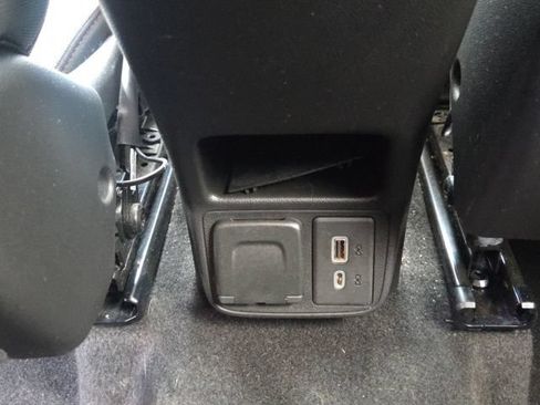 Used 2021 Chevrolet TrailBlazer RS w/ Technology Package AWD/4WD image 17