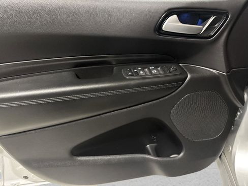 Used 2024 Dodge Durango SXT w/ SXT Blacktop Group image 23