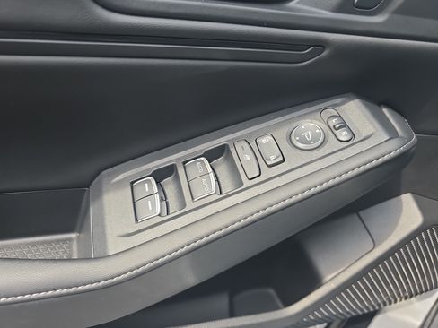 Used 2025 Honda Accord Sport image 27