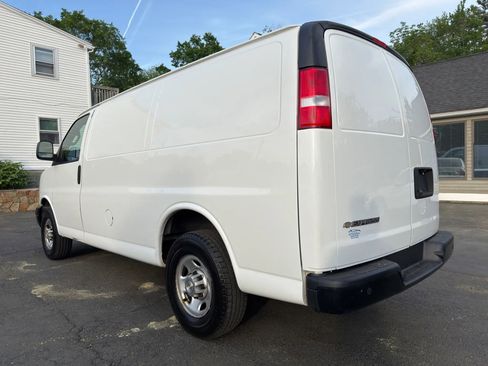 Used 2021 Chevrolet Express 2500 RWD image 5
